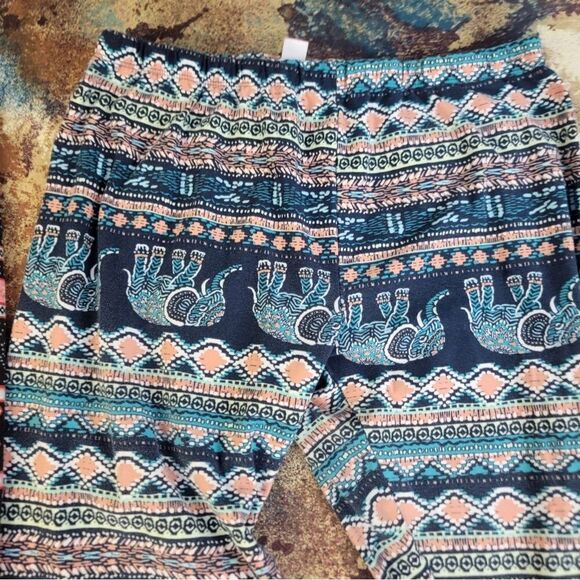 2 Pairs XL No Boundaries Women's Leggings Elephant & Floral 2 PAIRS - Picture 8 of 16